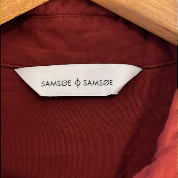 SAMSOE SAMSOE Long Sleeve Flowy Button Down Blouse Women’s Medium Burgundy - Picture 4 of 5